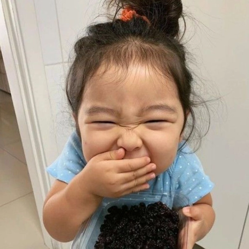 Bộ Sưu Tập Cận Cảnh Những Ảnh Em Bé Meme Hài Hước Nhất Mạng Xã Hội 13 Meme em bé cười đáng yêu và rạng rỡ