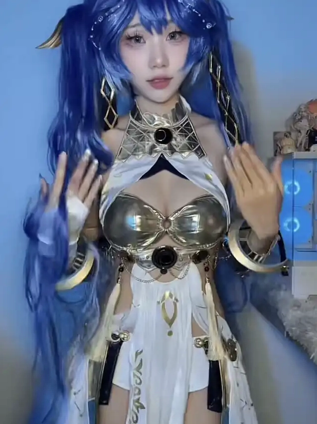 Bộ sưu tập ảnh cosplay anime độc đáo và ấn tượng nhất mọi thời đại 13 Một bức ảnh cosplay anime Iuno với trang phục trắng vàng thiết kế tinh xảo và mái tóc xanh dài