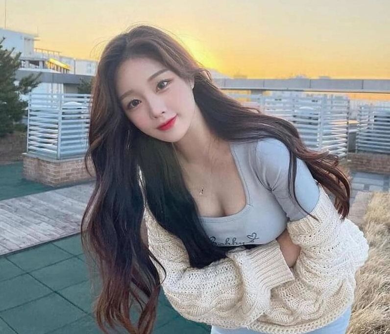 Phong cách thời trang ấn tượng của ảnh gái hàn đẹp trên phố