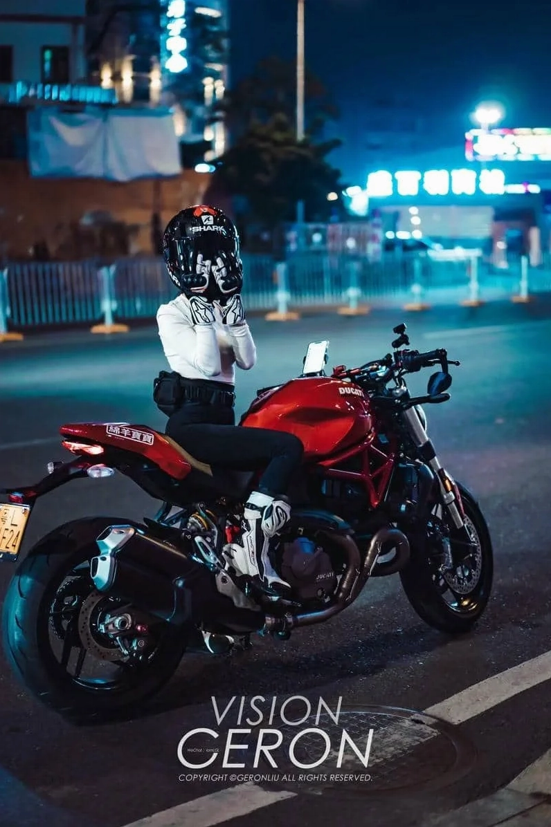 Tải ảnh gái xinh HD với ánh mắt lôi cuốn