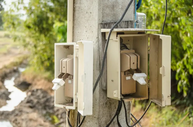 Cầu dao là gì Tổng quan về thiết bị điện quan trọng 2 Ứng dụng của cầu dao điện trong hệ thống điện