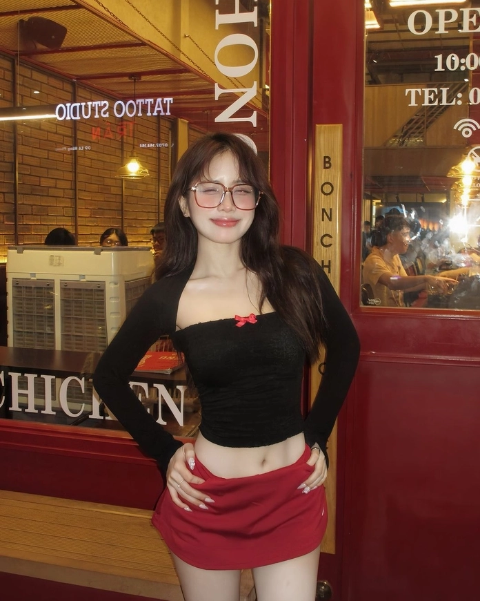 Trọn bộ ảnh gái xinh đeo kính mặc bikini cực quyến rũ và trí tuệ 5 Ảnh gái xinh đeo kính cute dễ thương đáng yêu