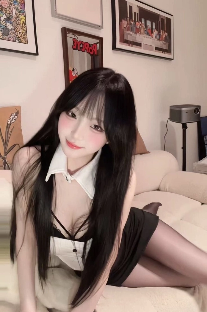 Ảnh gái xinh đồ hầu gái phong cách dễ thương đốn tim người nhìn