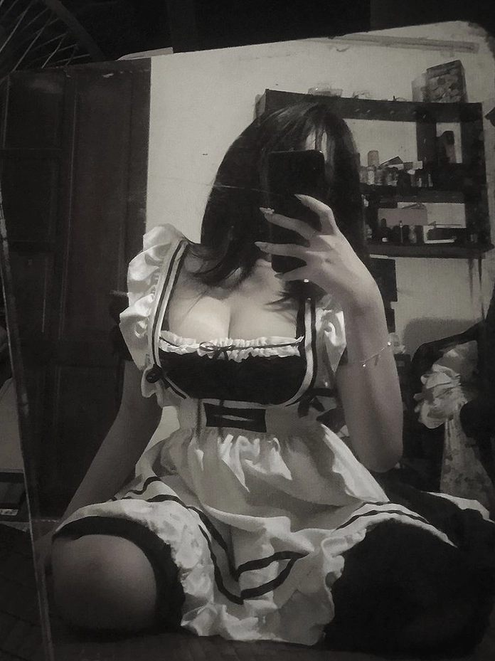 Ảnh gái xinh mặc đồ hầu gái che mặt bí ẩn kích thích trí tò mò