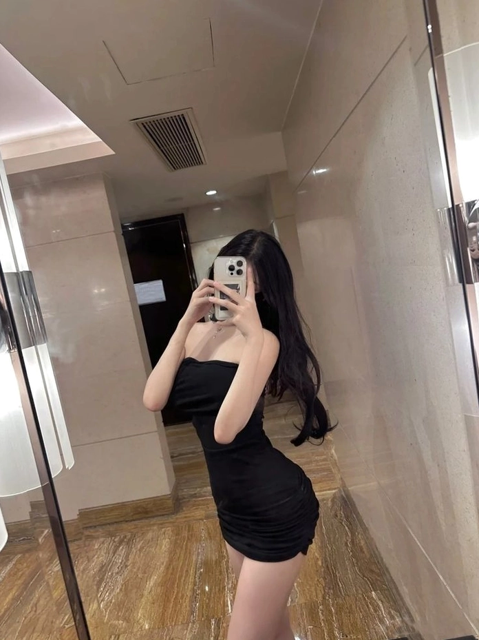 Ngắm trọn bộ 20 ảnh gái xinh mặc váy siêu ngắn quyến rũ 8 Ảnh gái xinh mặc váy ngắn tôn dáng