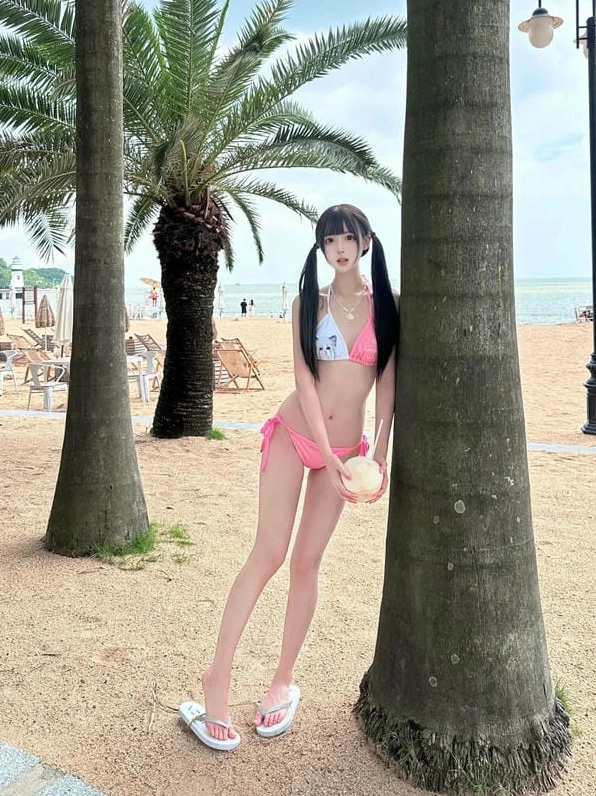 Ánh nhìn thiêu đốt mọi con tim