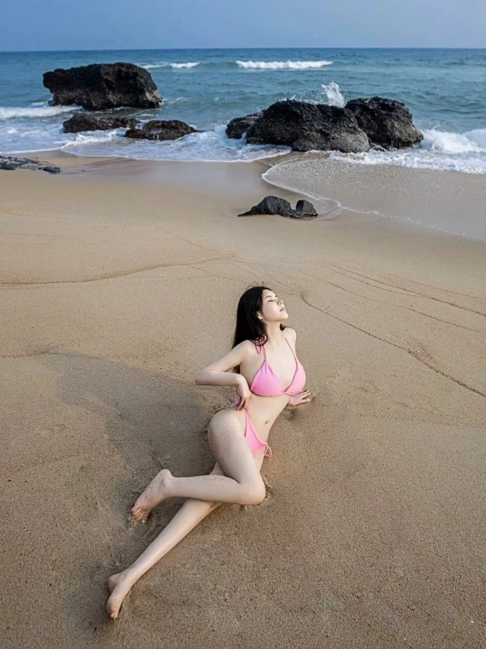 Ánh sáng nghệ thuật tôn vinh đường nét cơ thể hoàn mỹ