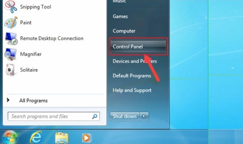 Bấm vào nút Start ở góc màn hình và chọn mở cửa sổ Control Panel