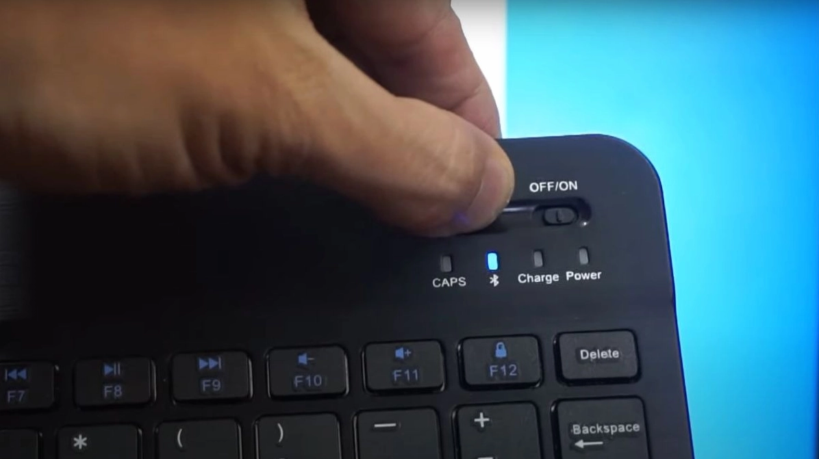 Hướng dẫn chi tiết cách bật bluetooth trên laptop dell inspiron nhanh chóng nhất 20 Bật bàn phím Bluetooth và kích hoạt chế độ ghép nối