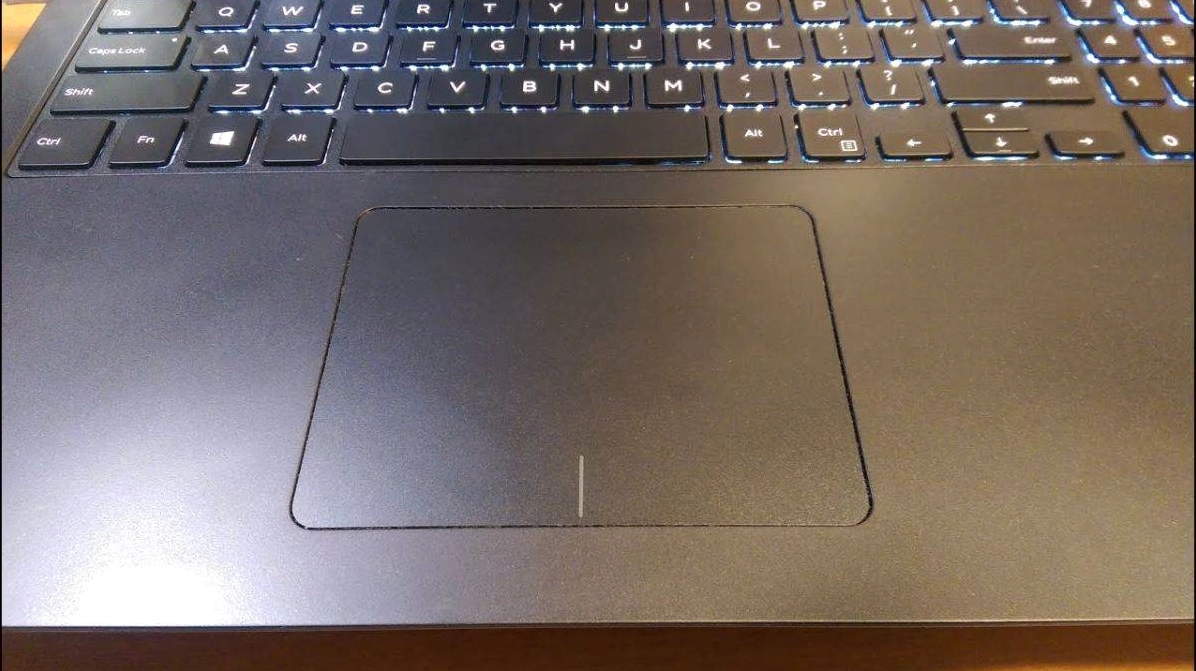 Bề mặt cảm ứng điều hướng được tích hợp sẵn trên các dòng máy tính xách tay hiện đại