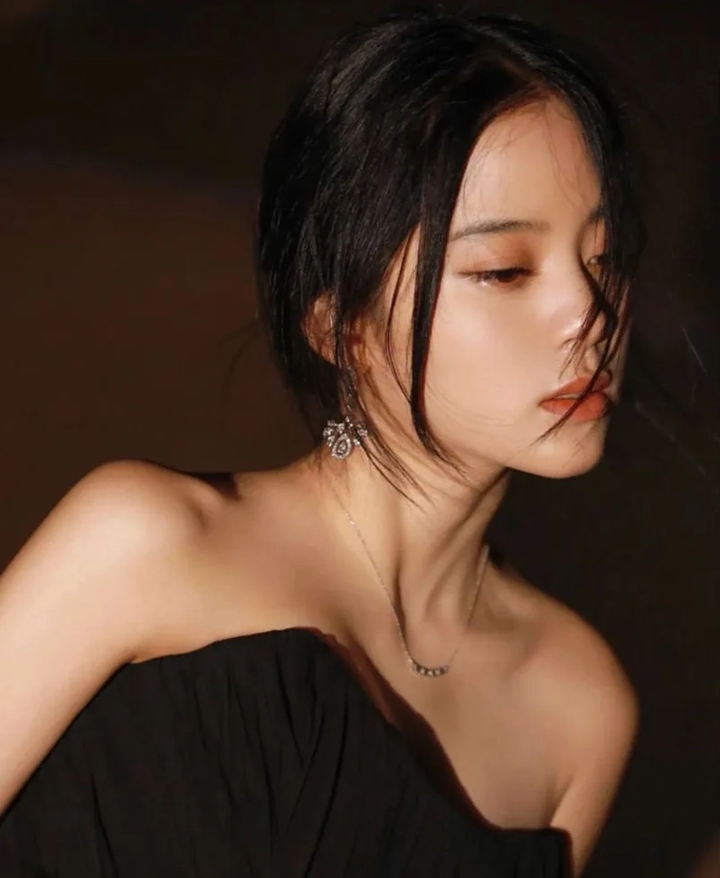 bo suu tap hinh anh co gai buon trong dem day cam