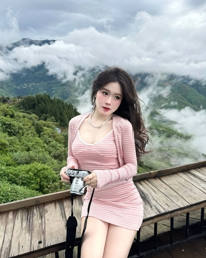 Bức ảnh bắt trọn khoảnh khắc nhảy múa vui tươi của hot girl