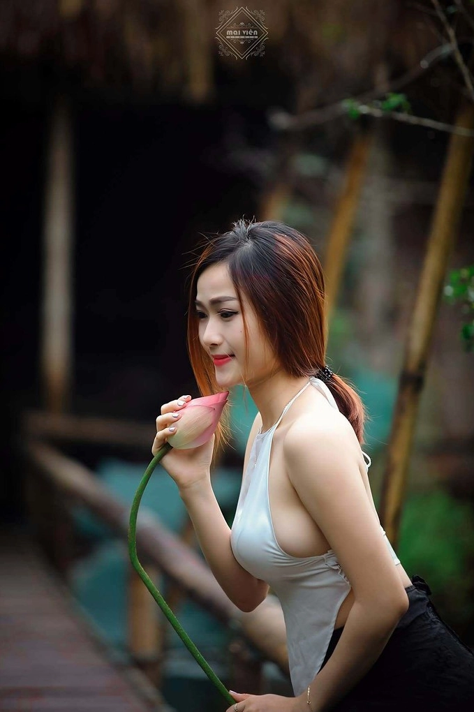 Bộ sưu tập ảnh gái xinh mặc áo yếm quyến rũ vạn người mê 16 Bức ảnh tôn vinh vẻ đẹp gợi cảm của phong cách áo yếm thời xưa