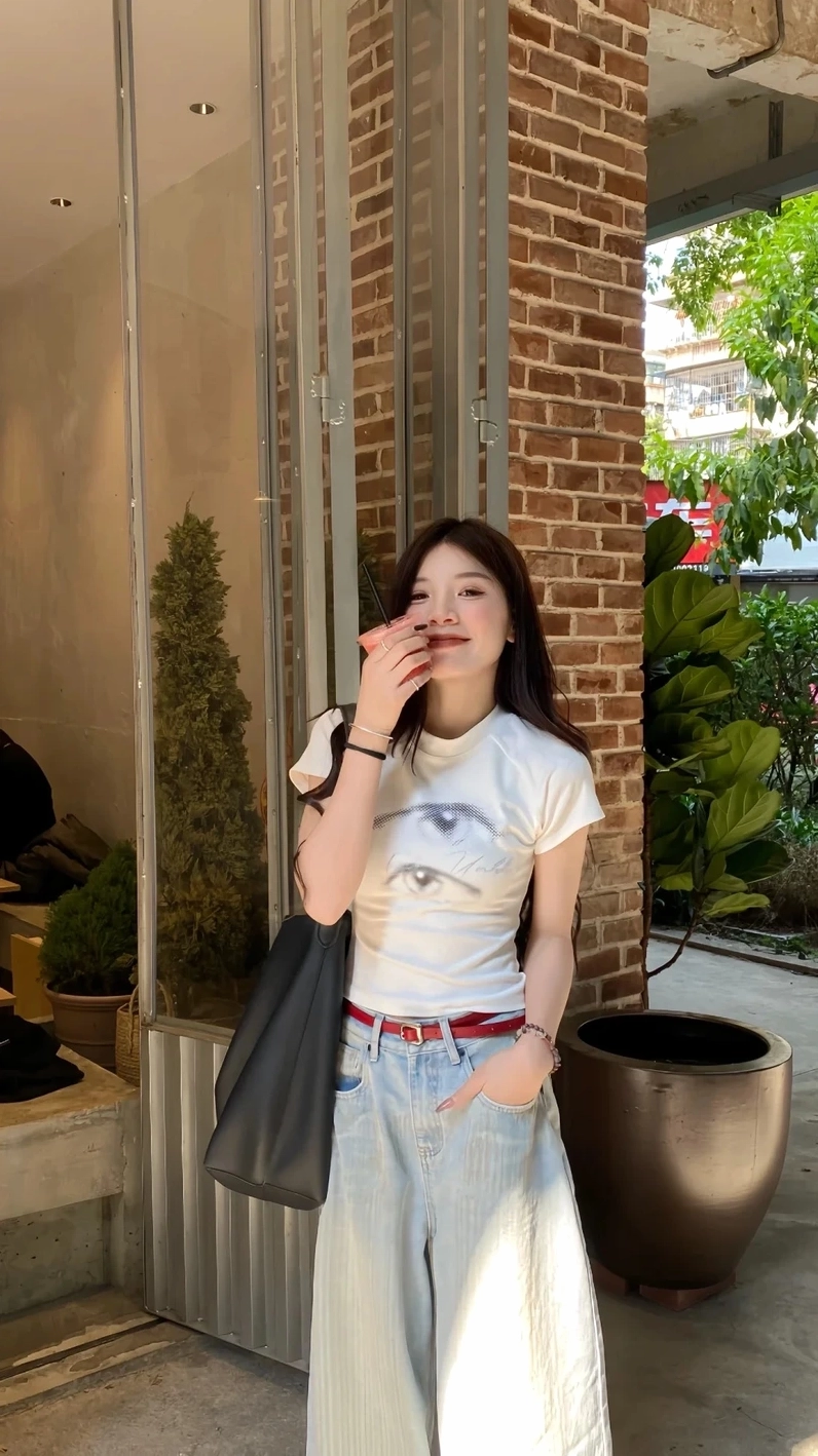 Cá tính nhẹ nhàng vừa nổi bật vừa tinh tế trong set đồ jean