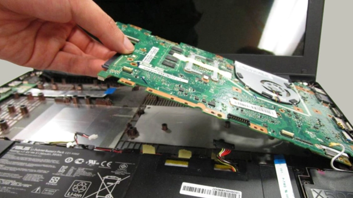 Cảnh báo hạn chế tháo lắp ổ cứng quá nhiều lần gây lỏng lẻo chân tiếp xúc