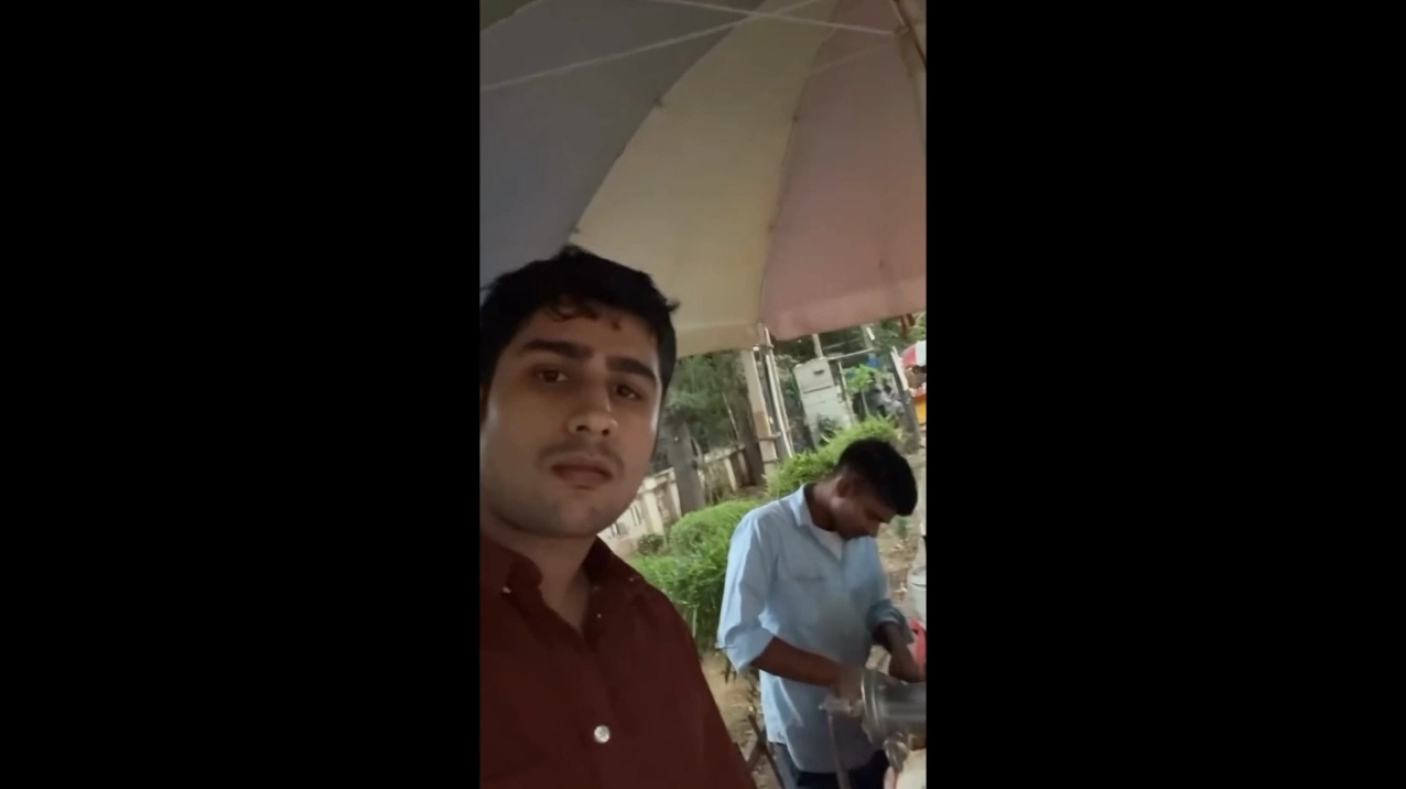 Chú mèo nhòe nhoẹt nước mắt trông vô cùng thảm thương