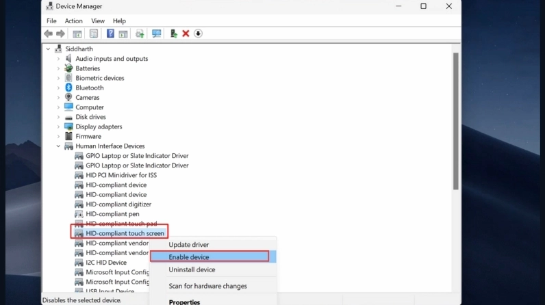Click chuột phải và chọn Enable