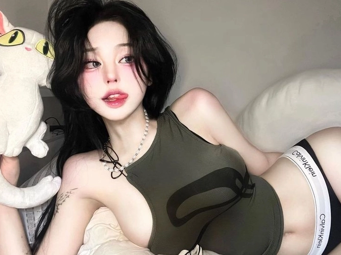 Bộ sưu tập hình ảnh gái xinh mặc đồ bó cực quyến rũ 2026 4 Cô nàng cá tính cực chất trong set đồ bó sát thể hiện phong cách riêng biệt