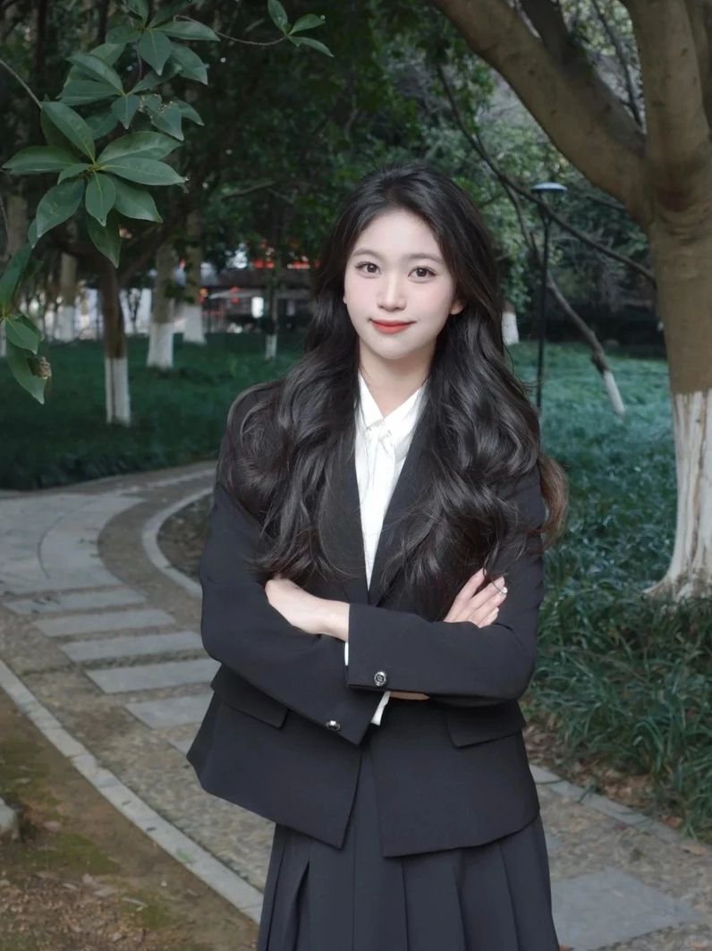 Cô nàng công sở hiện đại thời thượng và đầy phong cách