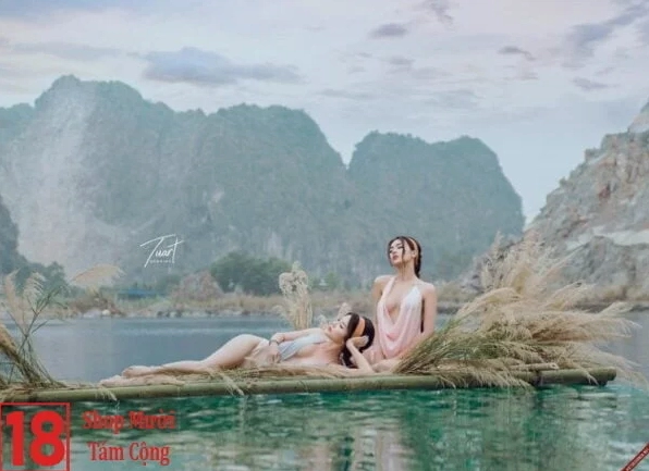 Cô nàng xinh đẹp khoe làn da trắng ngần rạng rỡ dưới ánh nắng mai