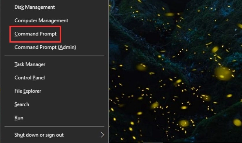 Cửa sổ Command Prompt màu đen với các dòng lệnh chữ trắng dùng để sửa lỗi hệ thống