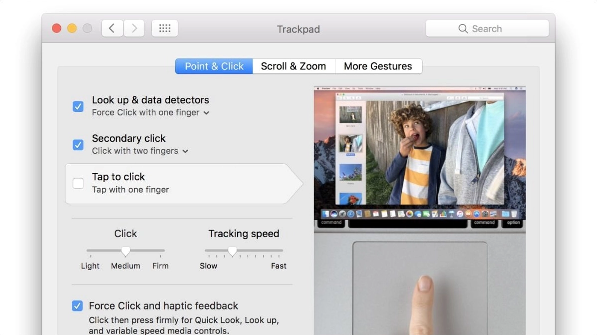 Cửa sổ thiết lập chi tiết các thao tác vuốt chạm trên hệ điều hành máy Mac
