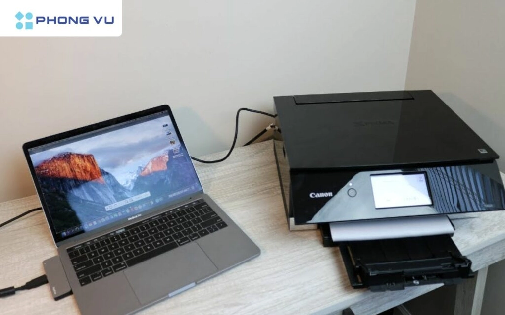 Hướng dẫn chi tiết cách thêm máy in vào laptop nhanh chóng và hiệu quả 5 Để Macbook đủ gần để tiến hành kết nối máy in thuận tiện nhất