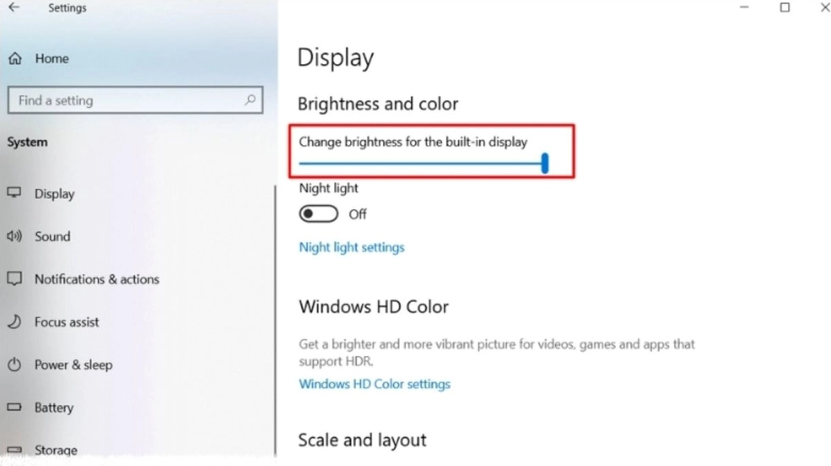 Điều chỉnh thanh trượt dưới mục Change brightness for the built-in display