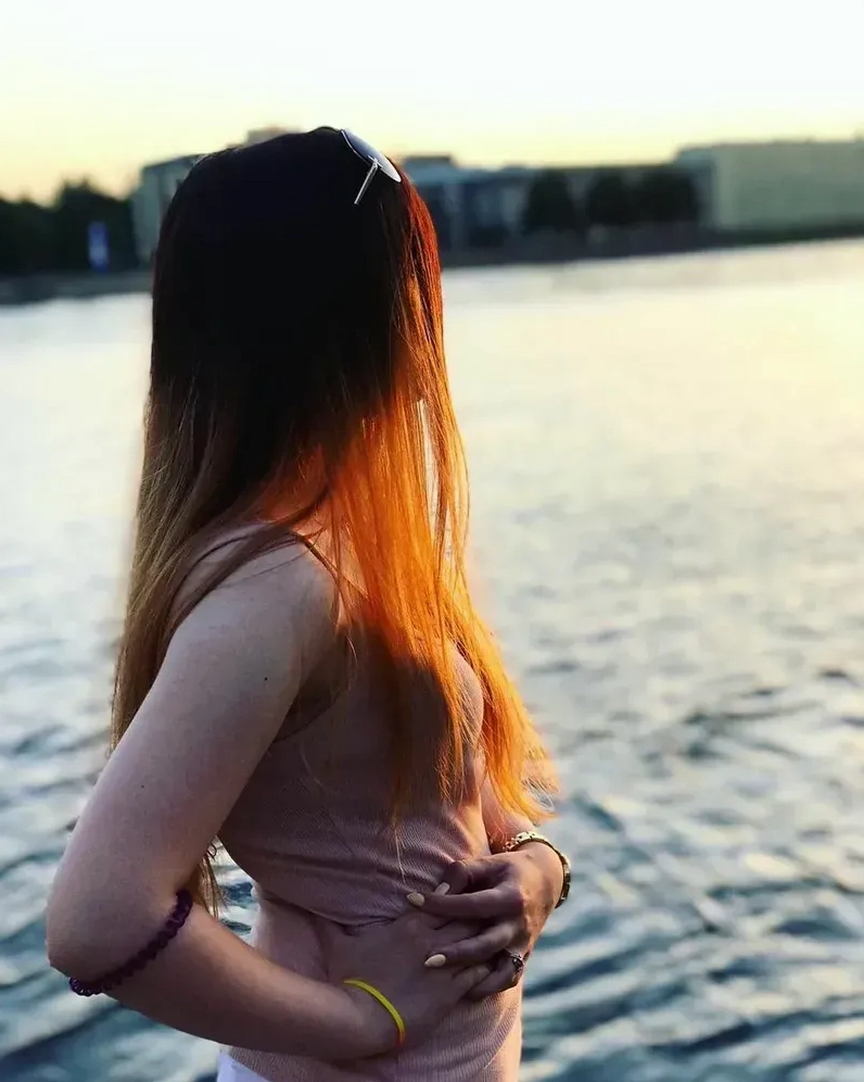 Gái đẹp xinh mang vẻ ngoài hoàn hảo nét mặt tươi tắn luôn thu hút sự chú ý
