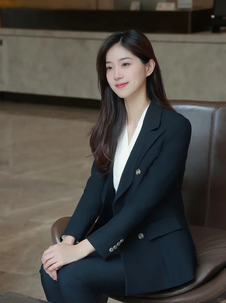 Gái mặc đồ công sở chuẩn văn phòng tự tin mỗi ngày đi làm