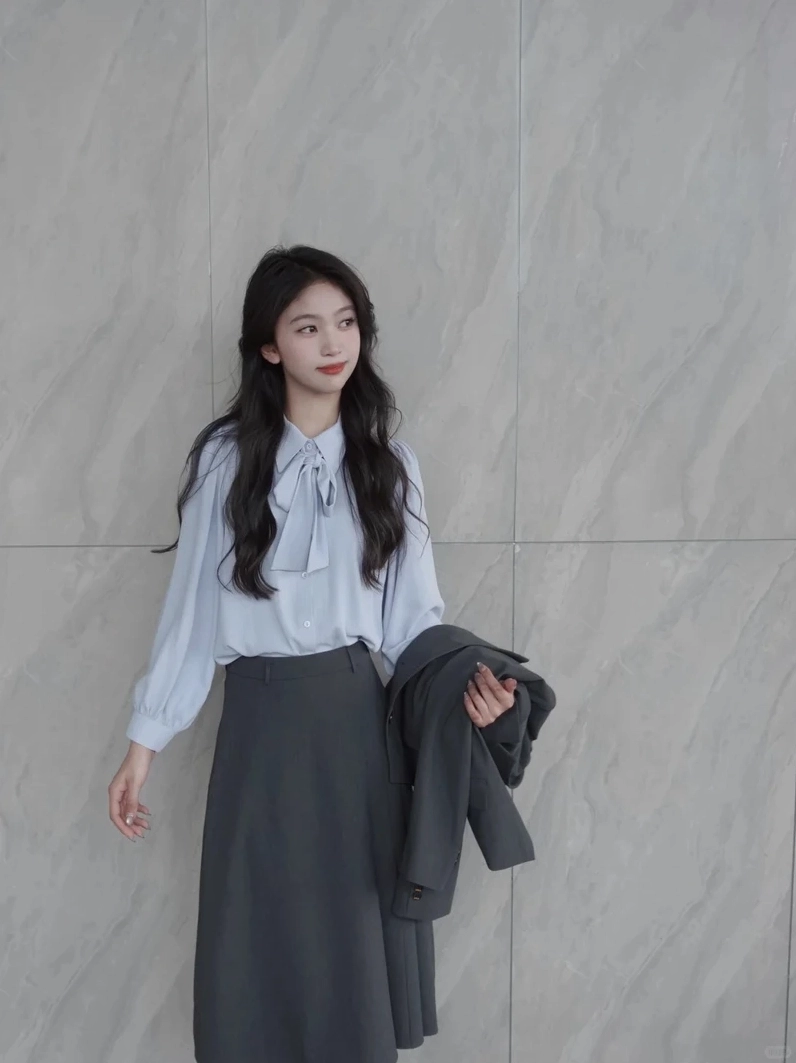 Gái xinh công sở trẻ trung tràn đầy năng lượng tích cực
