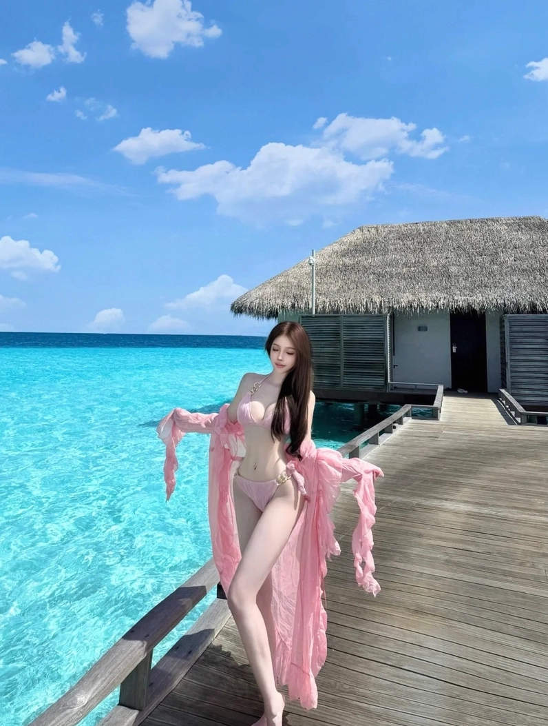Bộ sưu tập 20+ ảnh gái xinh mặc bikini đi biển gợi cảm nhất 2026 13 Gái xinh diện bikini phong cách biển đậm chất thời trang