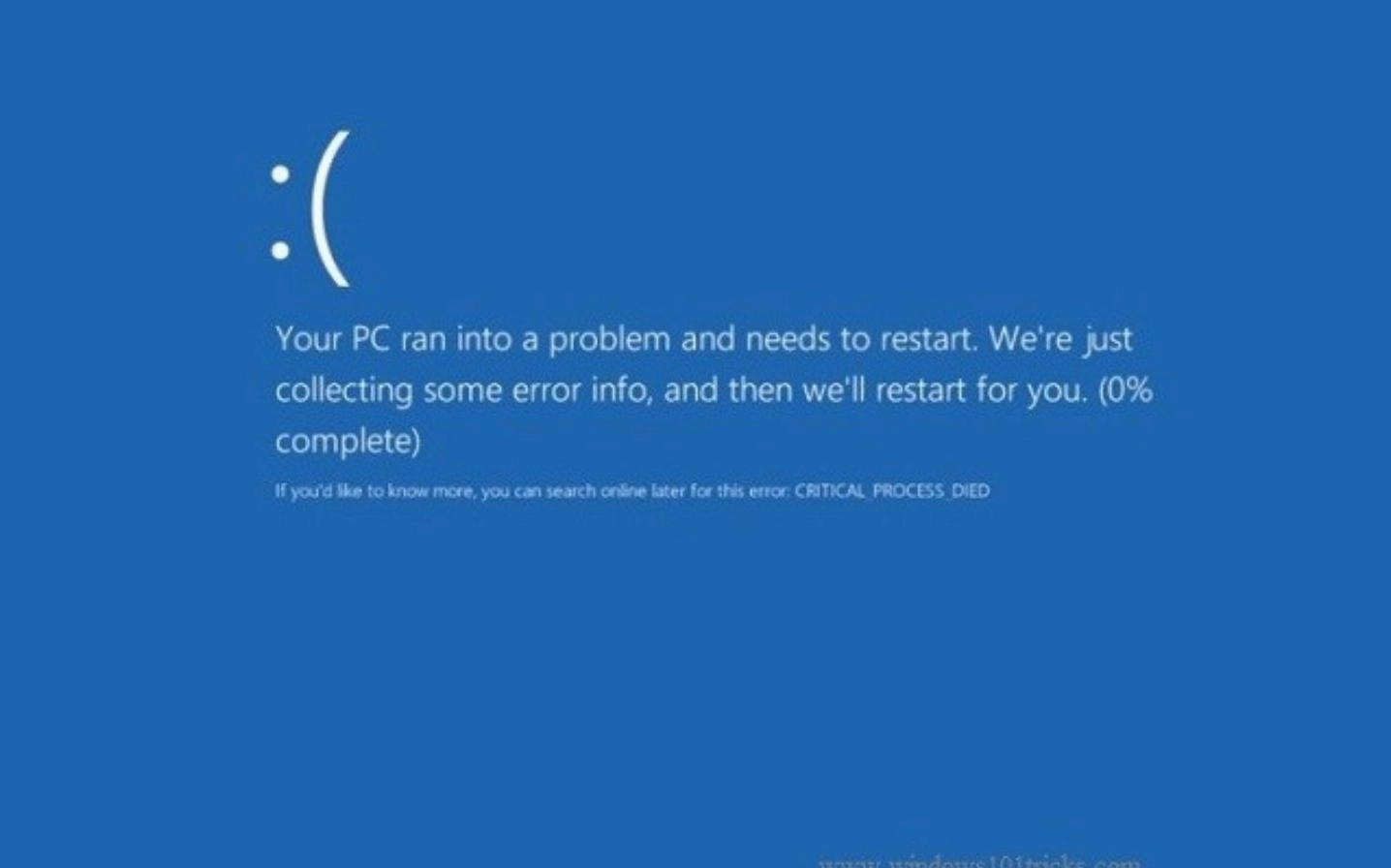 Gặp màn hình xanh (BSOD) thường xuyên với thông báo như CRITICAL_PROCESS_DIED hoặc ứng dụng crash liên tục.