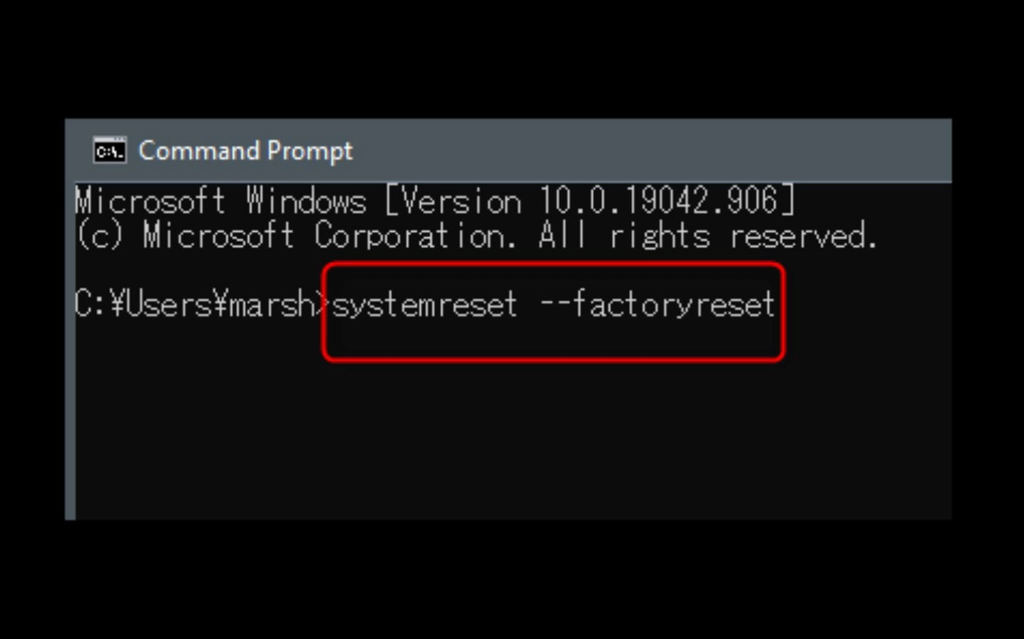 Giao diện cửa sổ dòng lệnh Command Prompt dùng để khôi phục máy tính