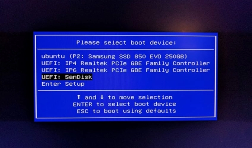 Hướng dẫn chi tiết cách boot laptop HP vào BIOS và Boot Menu nhanh chóng 20 Giao diện truy cập Menu BIOS và BOOT đặc trưng của laptop Dell