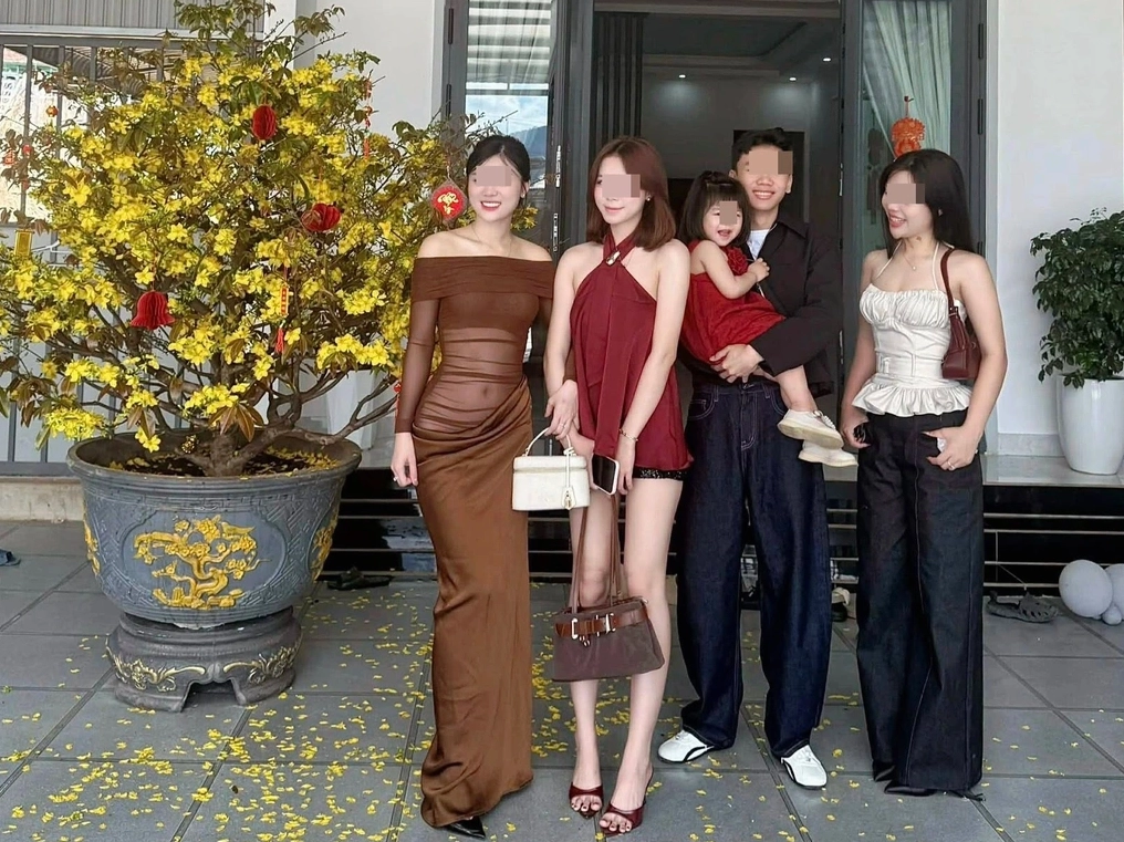 Góc nghiêng thần thánh khoe trọn vẻ đẹp không tì vết