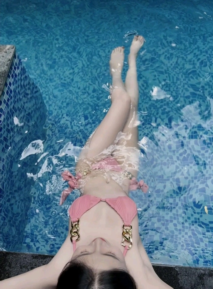 Góc nghiêng thần thánh thu hút mọi ánh nhìn