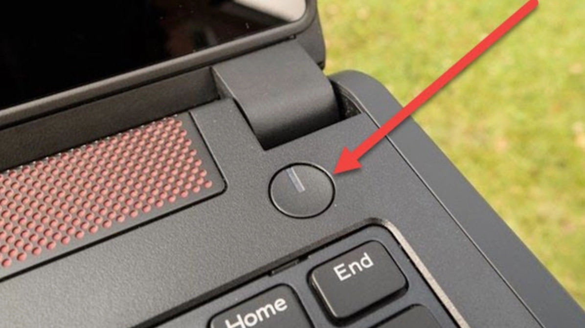 Hướng dẫn chi tiết cách tắt laptop đúng cách giúp bảo vệ tuổi thọ thiết bị an toàn tuyệt đối 18 Hành động nhấn và giữ phím nguồn trong vài giây trên máy tính