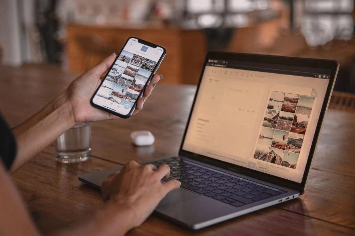 Hình ảnh cáp kết nối màn hình laptop bị lỏng hoặc hư hỏng