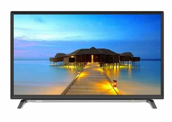 Hình ảnh chiếc tivi trong phòng khách gia đình