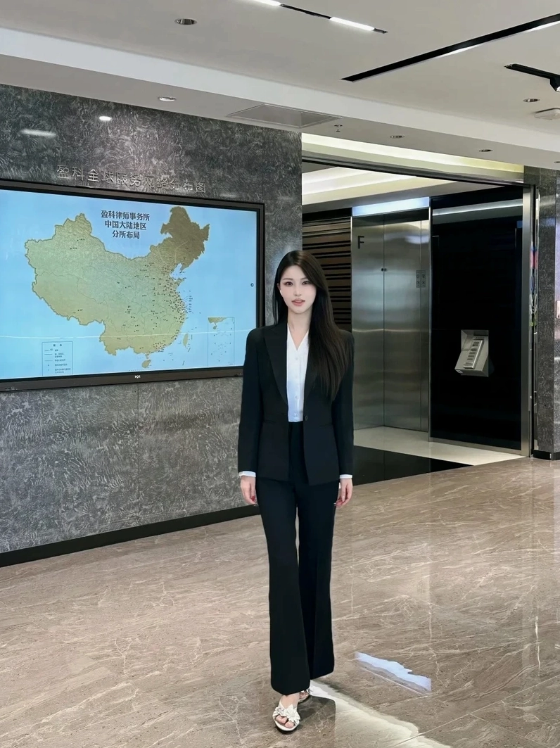 Hình ảnh gái mặc đồ công sở đi làm trẻ trung và thanh lịch