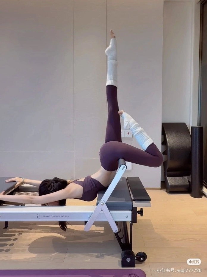 Bộ sưu tập 30 ảnh gái xinh mặc đồ yoga dáng chuẩn quyến rũ 26 Hình ảnh gái xinh tập yoga thẩm mỹ cao