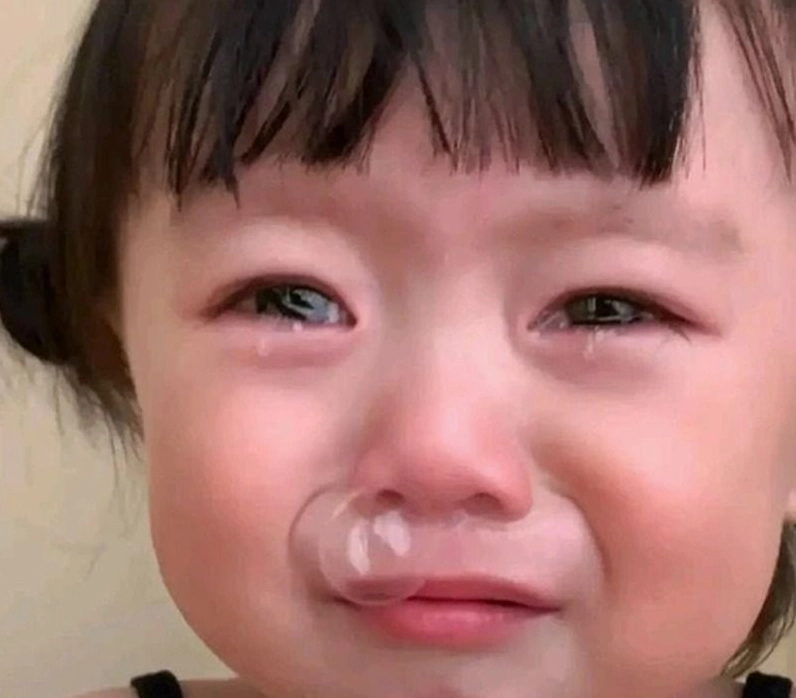 Hình ảnh meme em bé hài hước khích lệ bạn bè