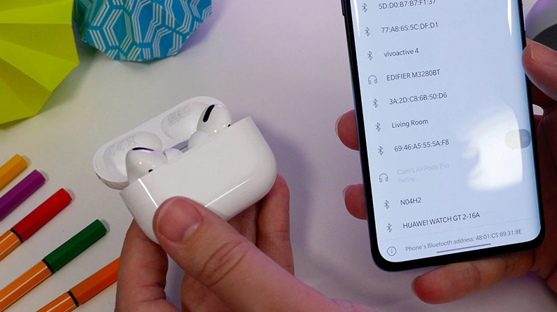 Hình ảnh minh họa các thao tác hướng dẫn kết nối Airpods với điện thoại Android nhanh gọn