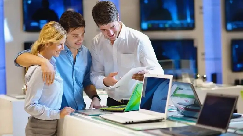 Hướng dẫn cách mua laptop từ Mỹ chất lượng chính hãng uy tín nhất 9 Hình ảnh nhờ bạn bè người thân mang máy tính về