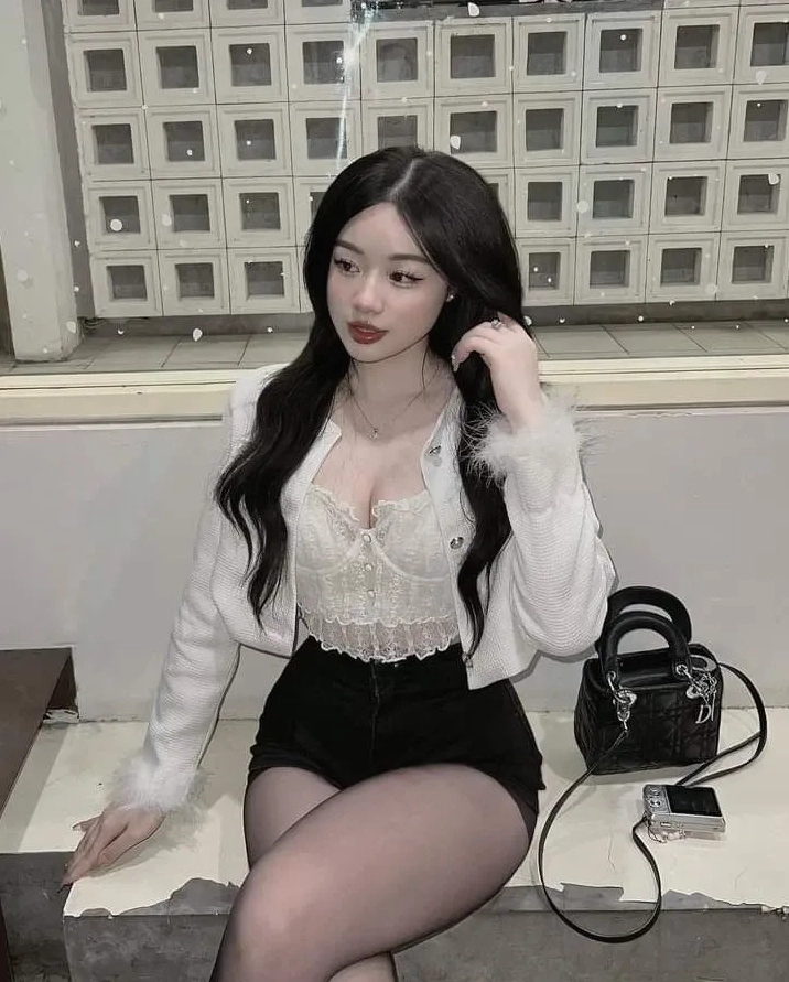 Hình cô gái cute được chụp với góc độ tinh tế và sống động