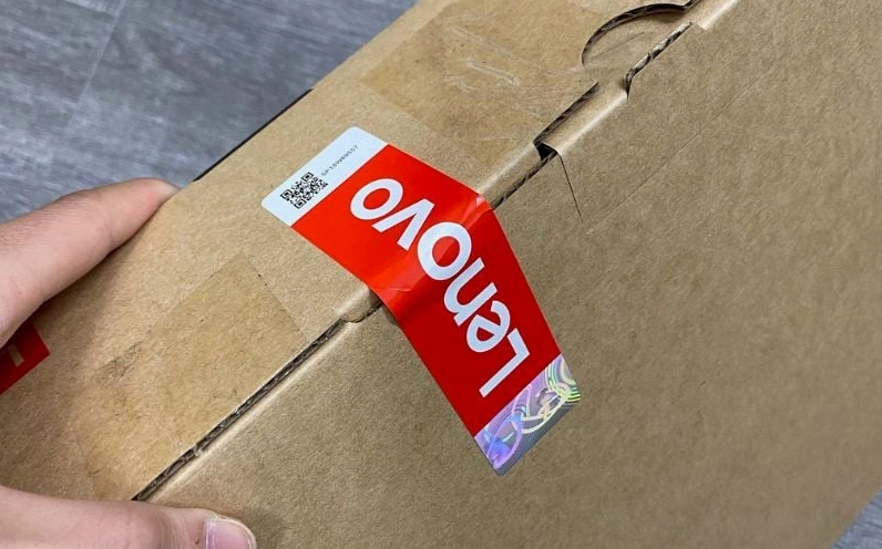 Hướng dẫn chi tiết cách cài đặt laptop mới mua chuẩn kỹ thuật 1 Hộp đựng laptop mới nguyên bản sẽ có niêm phong của nhà sản xuất