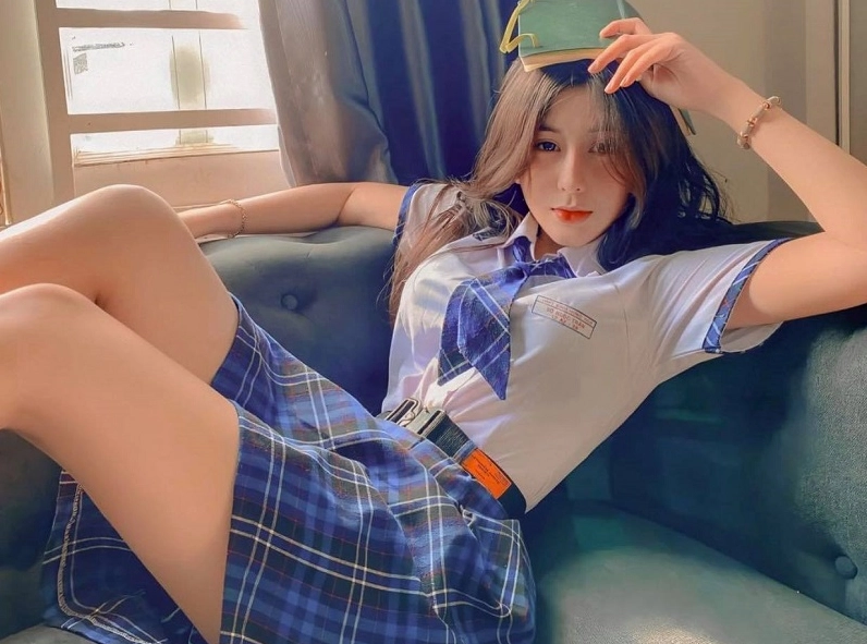 Ngắm trọn 99+ ảnh gái xinh mặc váy xếp ly ngắn siêu gợi cảm 4 Hot girl diện đồng phục học sinh kết hợp cùng chân váy xếp ly dễ thương