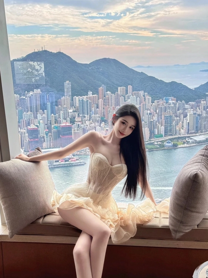 Hot girl diện váy xòe đáng yêu cuốn hút mọi ánh nhìn