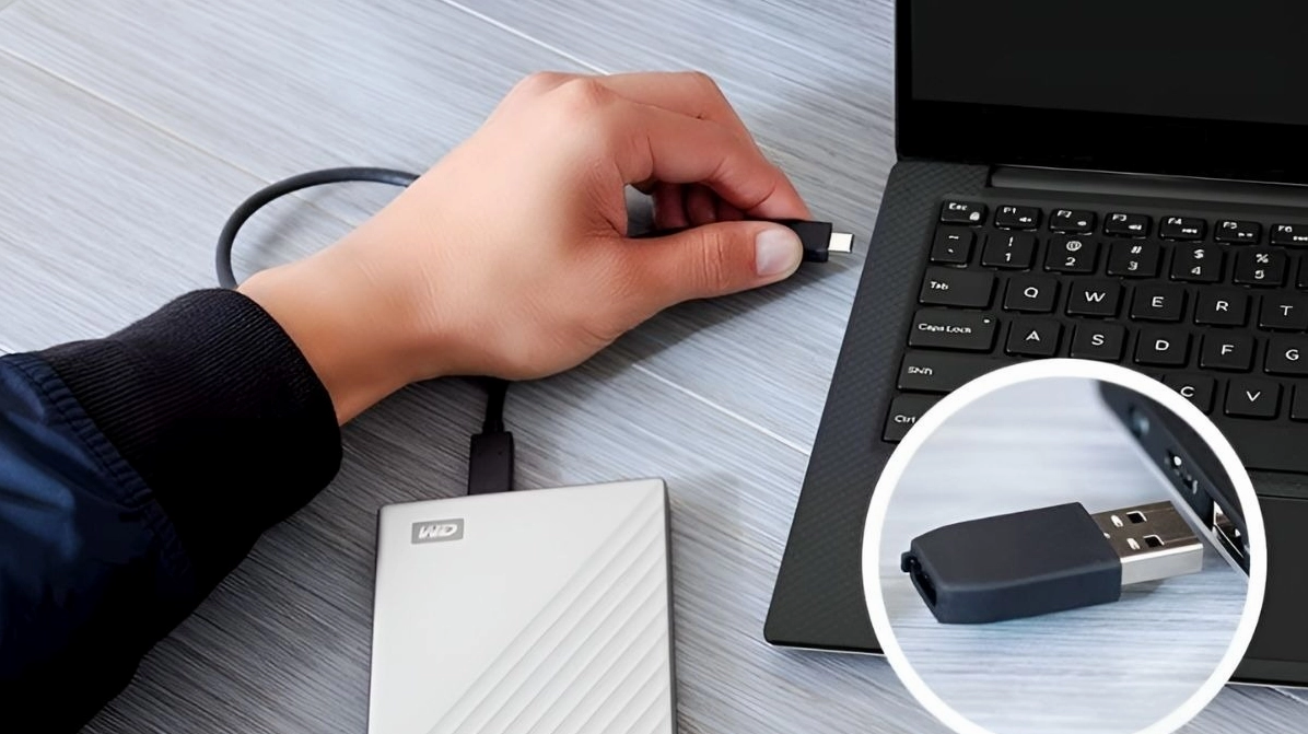 Hướng dẫn chi tiết cách kết nối hdd với laptop đơn giản và an toàn nhất 6 Kết nối cáp USB từ HDD Box sang cổng USB của máy tính xách tay